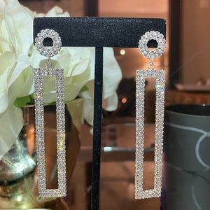 Eye catching earrings